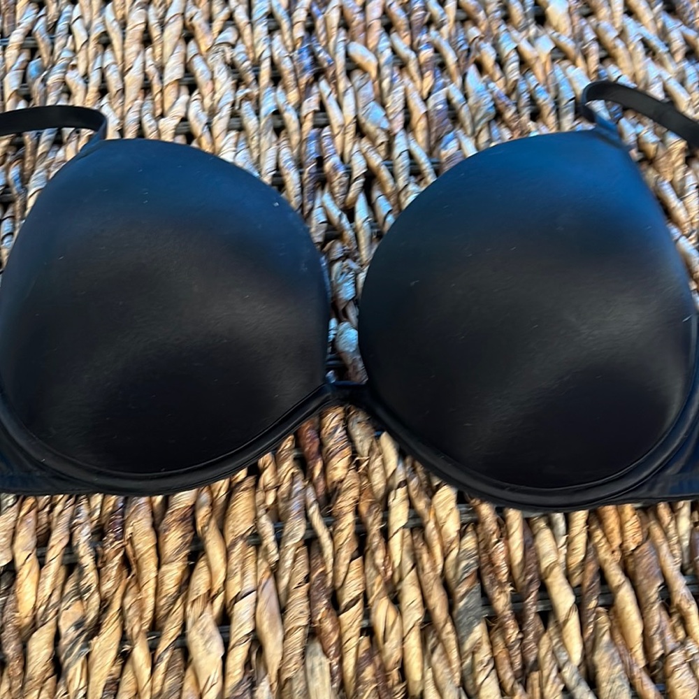 PINK Victoria’s Secret black bra 34D